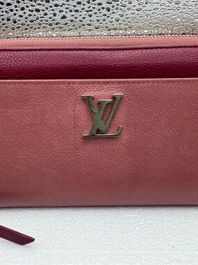 Louis Vuitton Two-Tone Pink Leather Wallet with Metal LV Logo